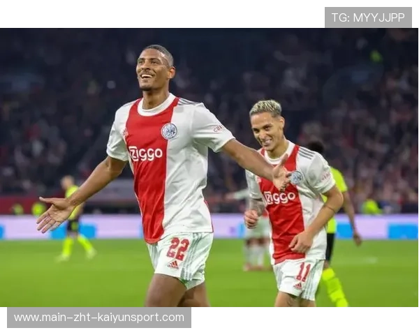 欧冠惊天逆转！加拉塔萨雷3-0完胜阿贾克斯，奥斯梅恩戴帽，萨内助攻成焦点